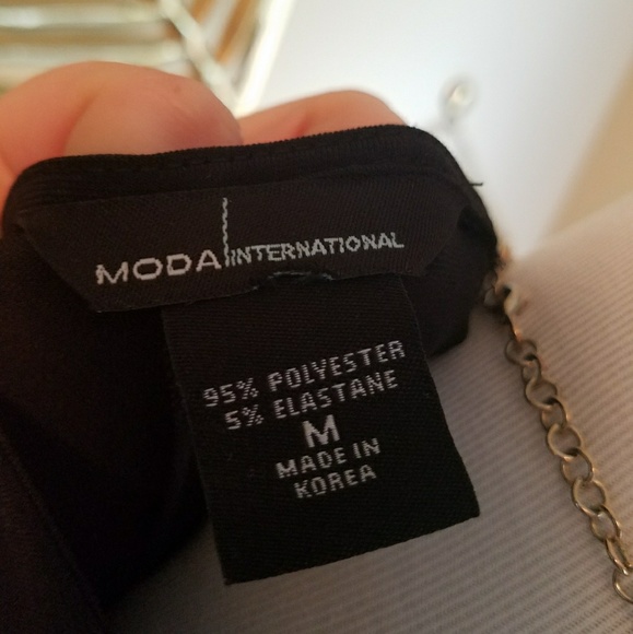 Little black dress **NECKLACE NOT INCLUDED** - Picture 5 of 5